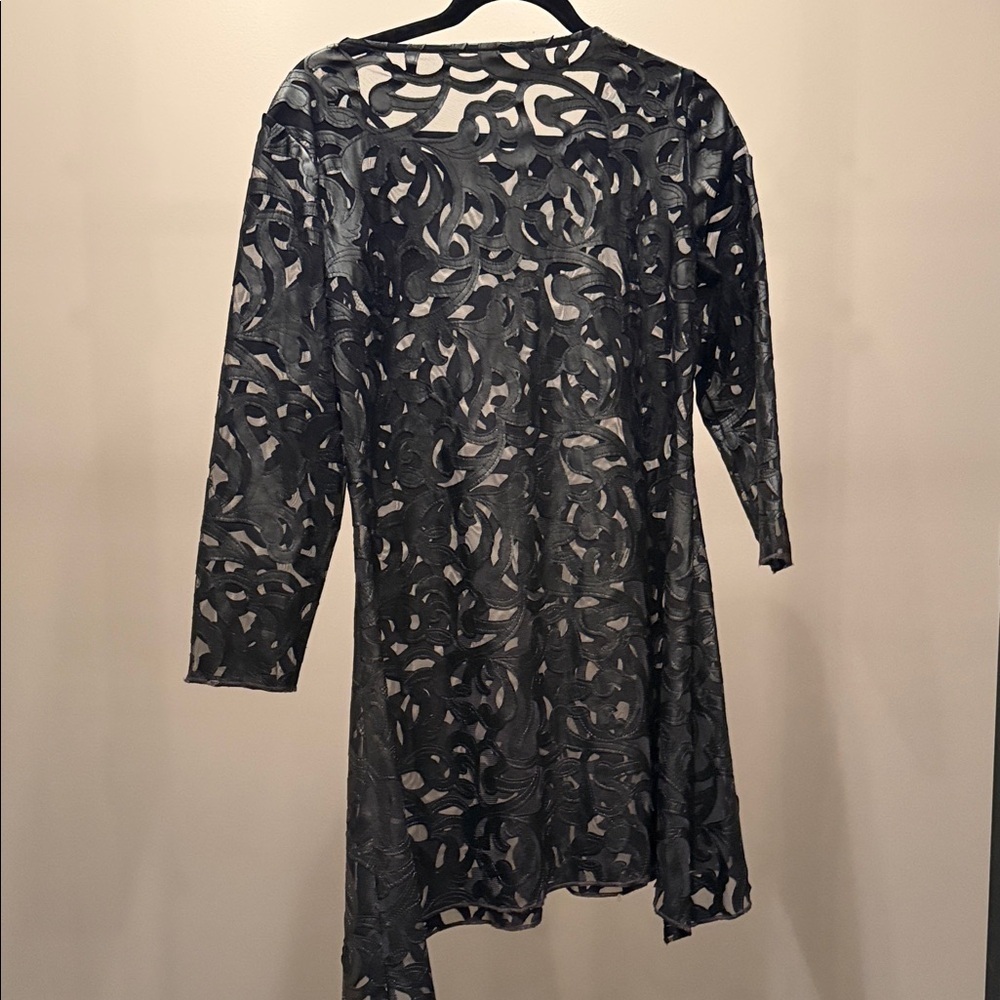 Black Sheer Cutout Tunic Top - Picture 2 of 2